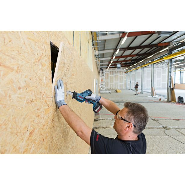 AKUM. SABLJASTA ŽAGA BOSCH PROFESSIONAL GSA 18 V-LI C SOLO