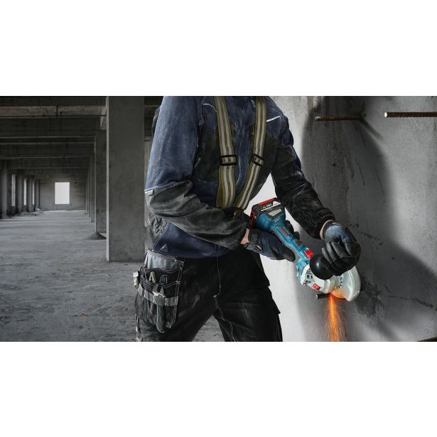 AKUMULAT. KOTNI BRUSILNIK BOSCH PROFESSIONAL GWS 180-LI