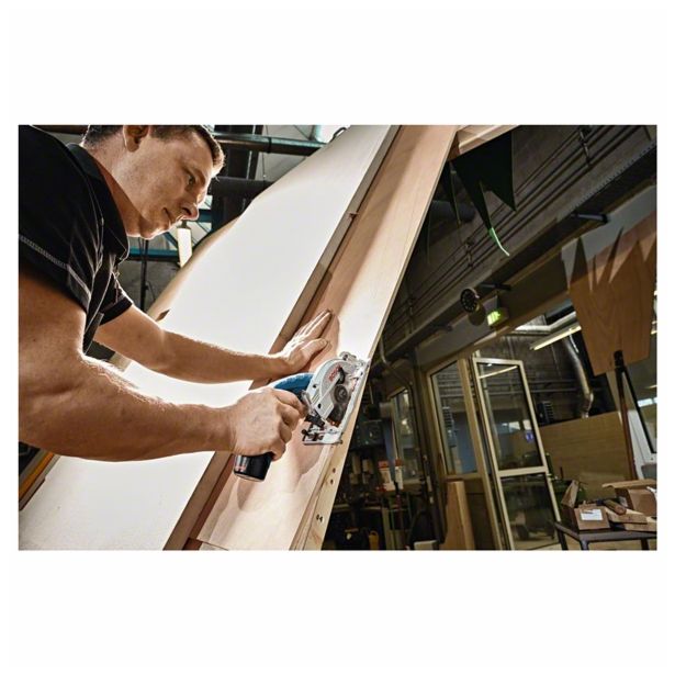 AKUMULATOR. KROŽNA ŽAGA BOSCH GKS 10.8 V-LI