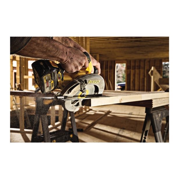 AKUMULATOR. KROŽNA ŽAGA DEWALT DCS 576 T2 XR FLEXVOLT KROŽNA