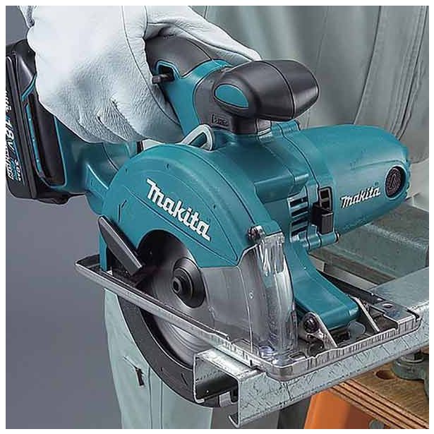 AKUMULATORSKA ŽAGA ZA KOVINE MAKITA DCS550Z