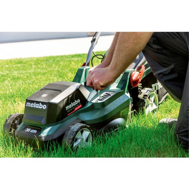 MATEBO AKUMULATORSKA KOSILNICA'