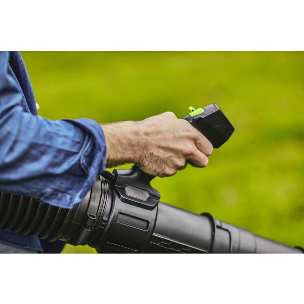 AKUMULATORSKI PUHALNIK GREENWORKS 60V 4AH NAHRBTNI Z BATERIJO IN POLNILNIKOM