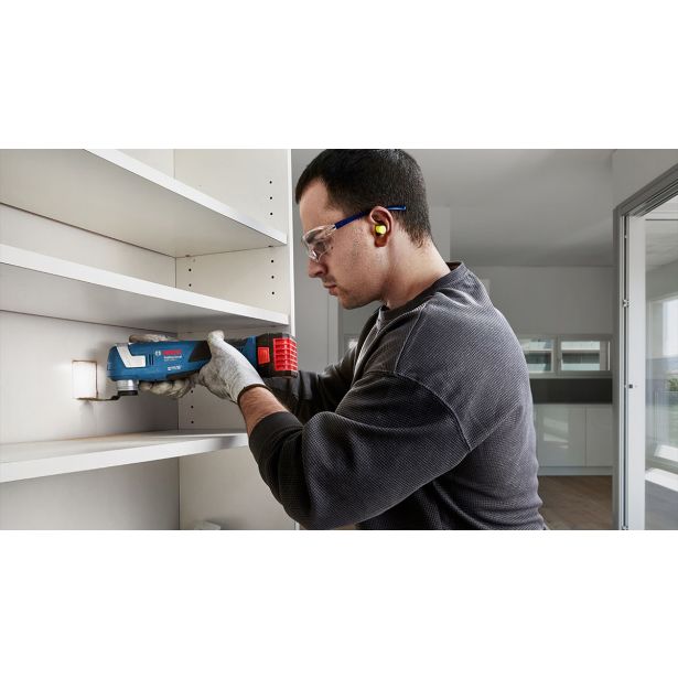 AKUMULATORSKI VEČNAMENSKI REZALNIK BOSCH PROFESSIONAL GOP 185-LI + KOVČEK + KOMPLET PRIBORA