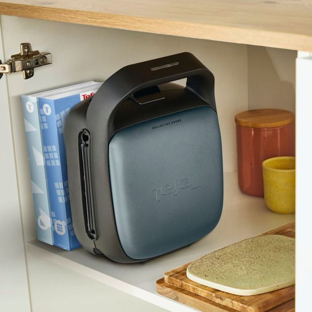 APARAT ZA VAFLJE TEFAL SW862BF0
