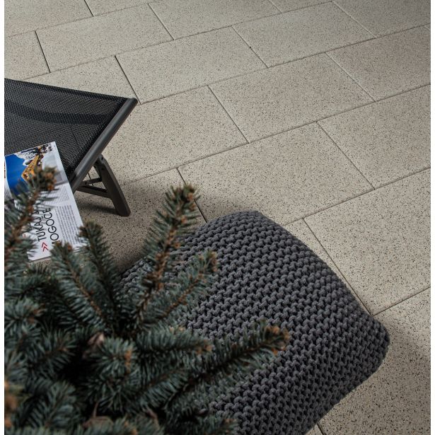 BETONSKA PLOŠČA ZOBEC ATLAS IMPREGNIRANA 40X60X4.2 CM PEŠČENO BELA