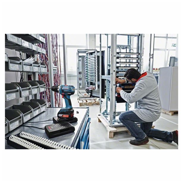 SET AKUMULATOR IN POLNILNIK BOSCH 2 X GBA 18V 4.0 AH MW-C + GAL 1830 W