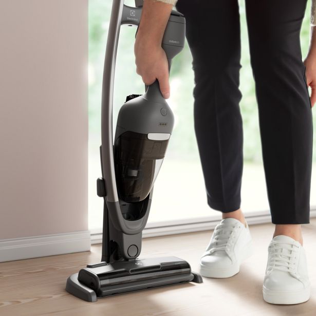 BATERIJSKI SESALNIK ELECTROLUX ES62CB25DH