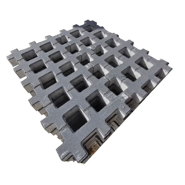 BETONSKA PLOŠČA KOGRAD TRAVNA PLOŠČA 50X50X8 ČRNA