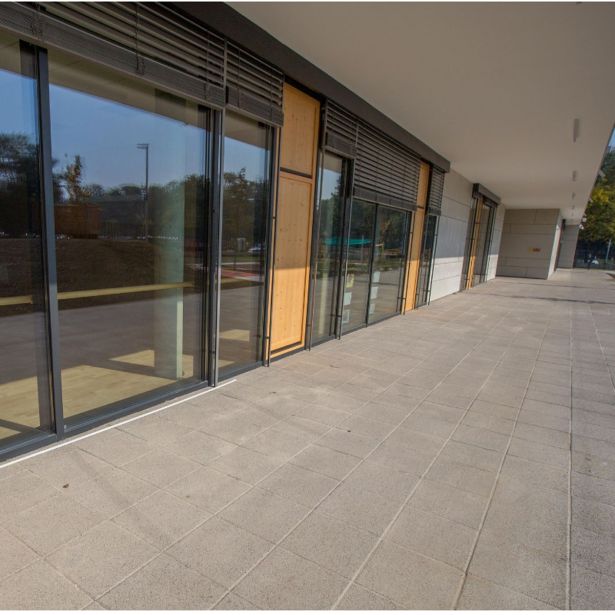 BETONSKA PLOŠČA SEMMELROCK VRTNA PLOŠČA 40/40/3.8 CM SIVA PRANA