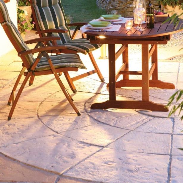 DODATEK ZA BETON SEMMELROCK BRADSTONE OLD TOWN KROG "B"' 390 CM, APNENČ