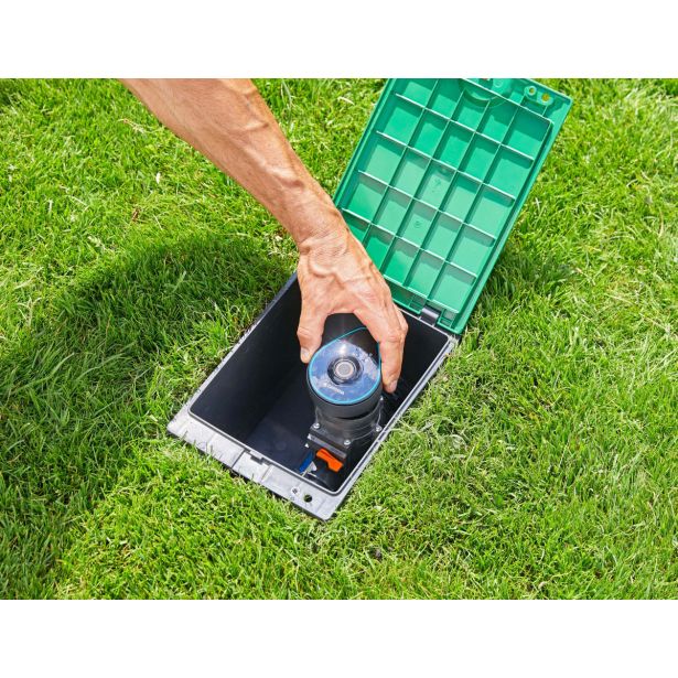 BREZŽIČNI ZALIVALNI VENTIL S PRAKTIČNO BLUETOOTH' KRMILNO ENOTO