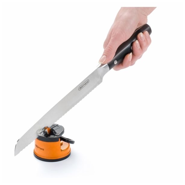 BRUSILNIK ZA NOŽ DELIMANO IN TRIJE NOŽI BRAVA