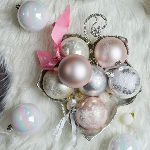 BUNKA IZ UMETNE MASE DECORIS BELE BARVE 12/1 FI 6 CM