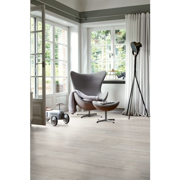 LAMINAT, 8MM, 32. RAZRED EGGER HOME CLASSIC SIVI ELVA HRAST EHL145