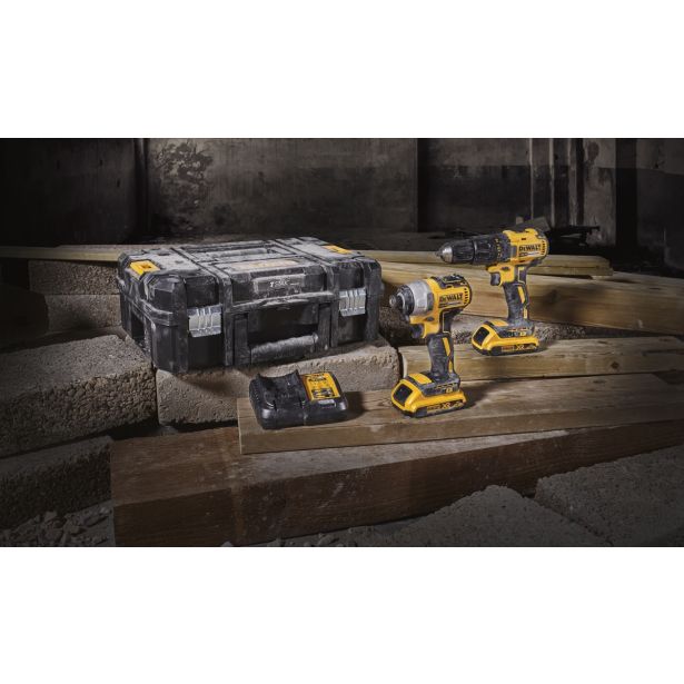 AKUMULATORSKI SET DEWALT DCK2059D2T