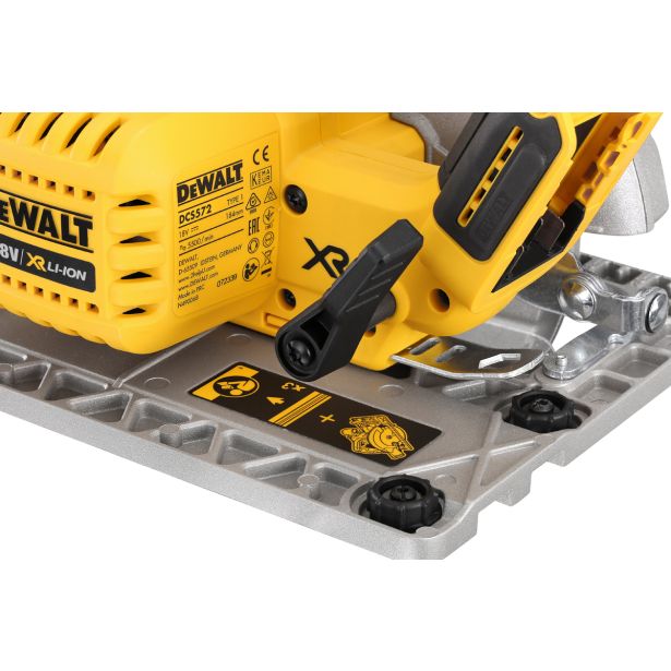 AKUMULATOR. KROŽNA ŽAGA DEWALT DCS572N