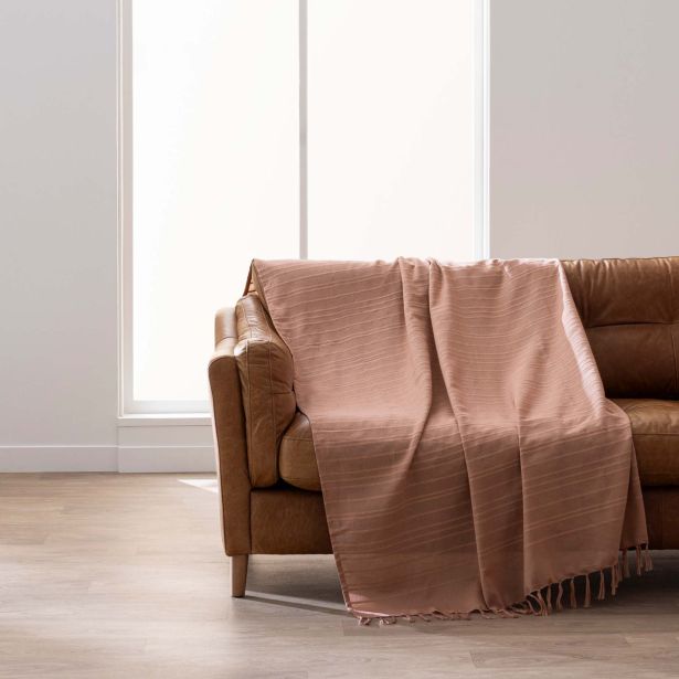 DEKORATIVNA ODEJA DOUCEUR D'INTÉRIEUR 180X220 LILIA MOCHA Z RESICAMI
