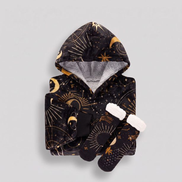 DEKORATIVNA ODEJA SVILANIT HOODIE ODRASLI GALAXY&NOGAVICE