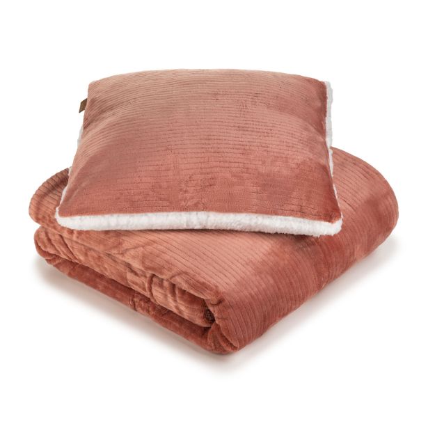 DEKORATIVNA ODEJA SVILANIT IN VZGLAVNIK HUG DUSTY ROSE