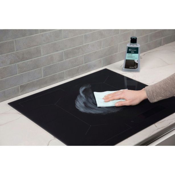 DEL ZA BELO TEHNIKO ELECTROLUX M3HCC301 ČISTILO