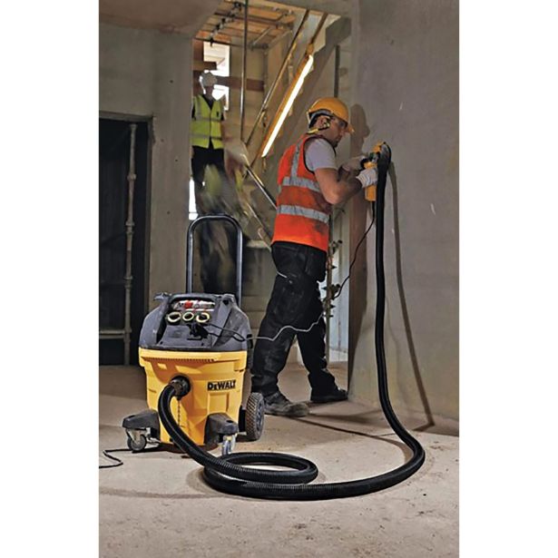 GRADBENI SESALNIK DEWALT DWV902M