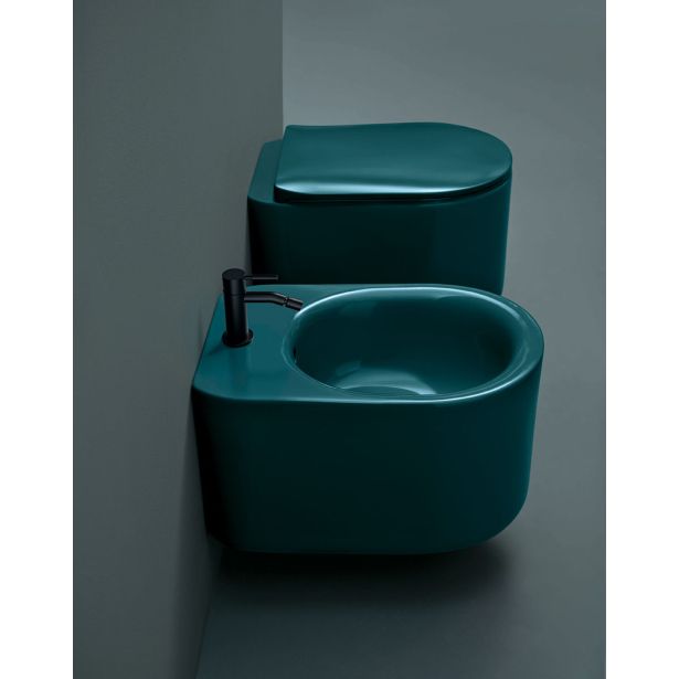 DESKA ZA WC ŠKOLJKO AXA ONE DELANO IN TRENTANOVE POČASNO ZAPIRANJE