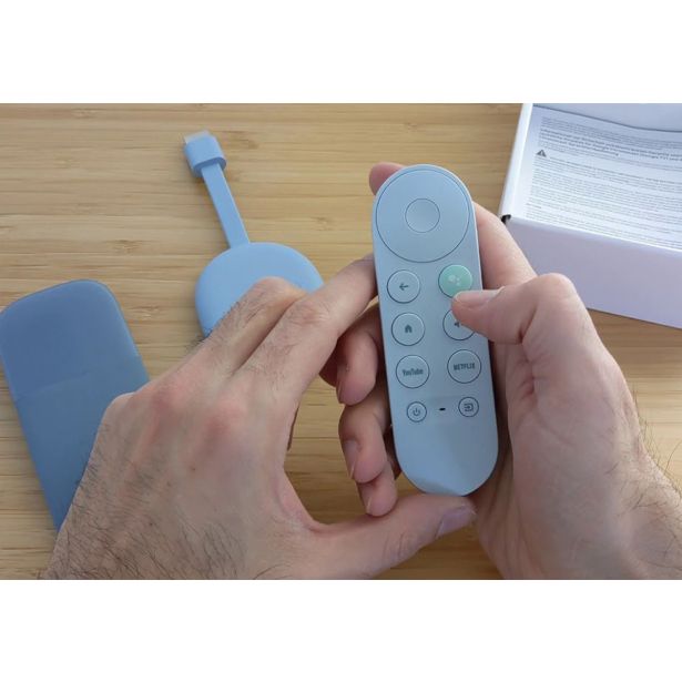 MULTIMEDIJSKI PREDVAJALNIK GOOGLE CHROMECAST SKY 4K