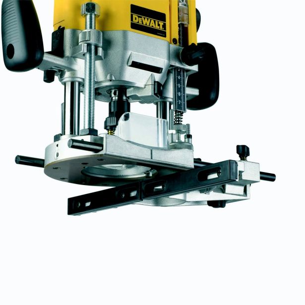 REZKALNIK DEWALT DW625E