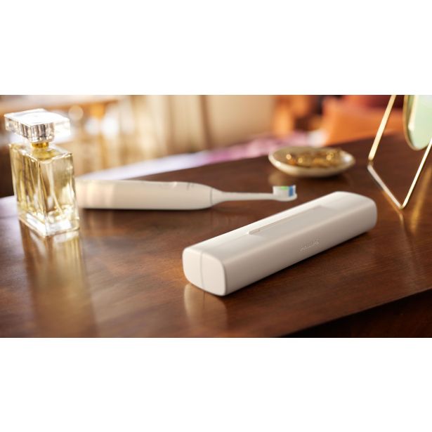 ELEKTRIČNA ZOBNA ŠČETKA SONICARE HX7108/02 BELA