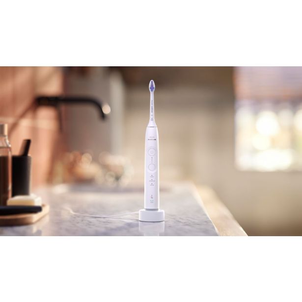 ELEKTRIČNA ZOBNA ŠČETKA SONICARE HX7410/02 BELA