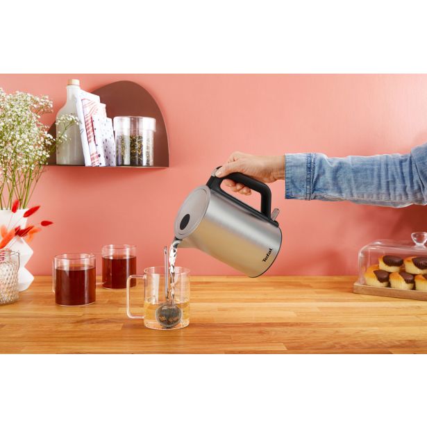 ELEKTRIČNI GRELNIK VODE TEFAL BRONX, IZ NERJAVEČEGA JEKLA, PROSTORNINA 1,7 L Z ODSTRANLJIVIM FILTROM PROTI VODNEMU KAMNU