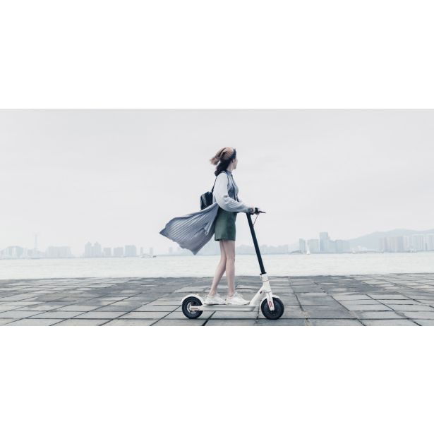 ELEKTRIČNI SKIRO XIAOMI M365 BEL