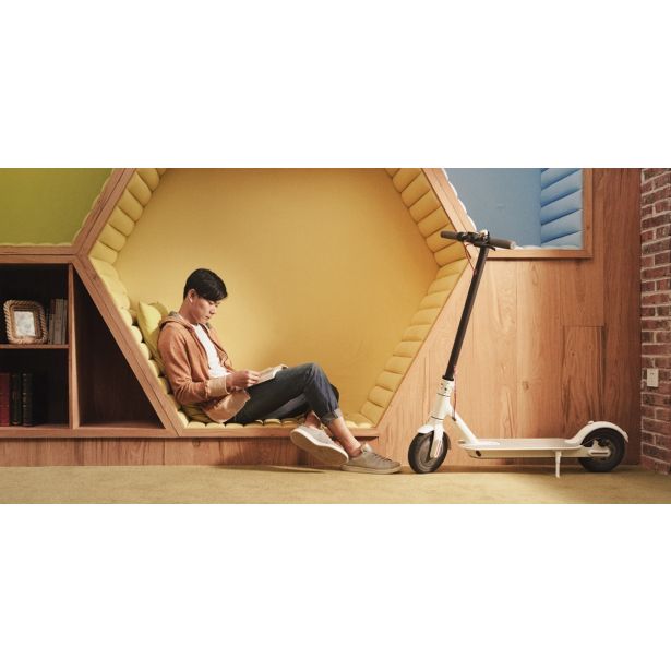 ELEKTRIČNI SKIRO XIAOMI M365 BEL