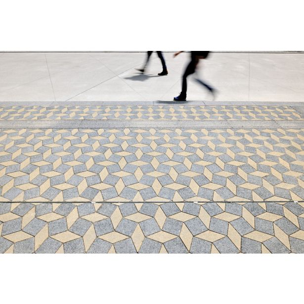 BETONSKI TLAKOVEC OBLAK GROUP EMONICA KVADRAT SIV ANTRACIT