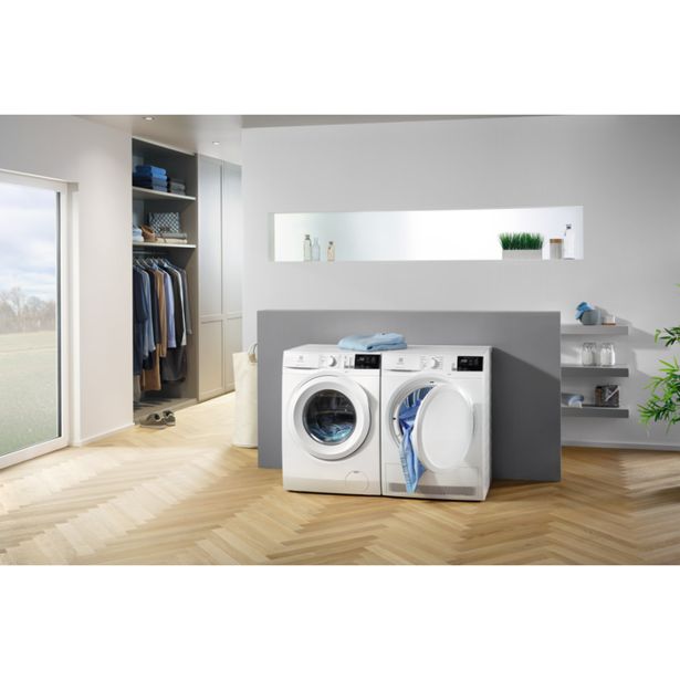 PRALNI STROJ ELECTROLUX EW6F428W