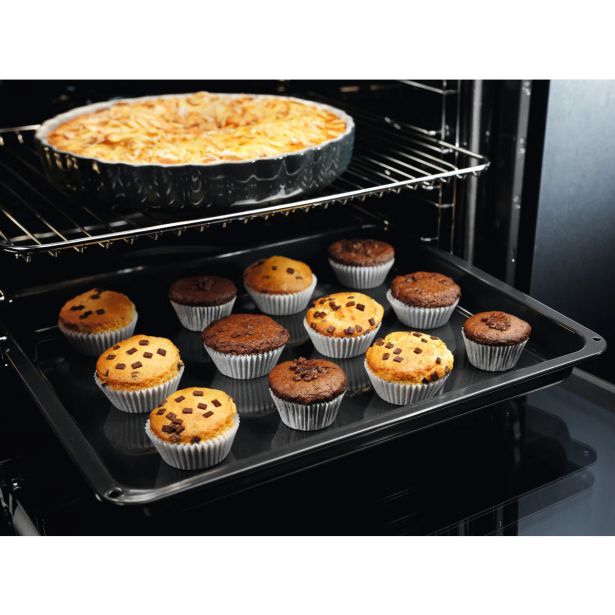 VGRADNA PEČICA ELECTROLUX EZB3410AOX