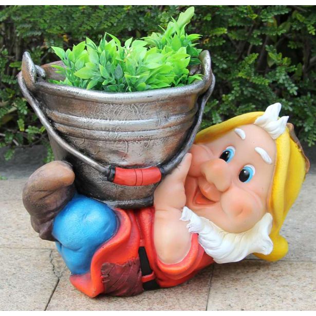 FIGURA, OKRASNA PALČEK Z VEDROM ZA ROŽE VIŠ 20 CM