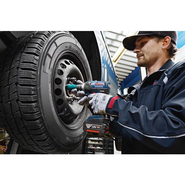 AKUMULAT. UDARNI VIJAČNIK BOSCH PROFESSIONAL GDS 18 V-EC 250