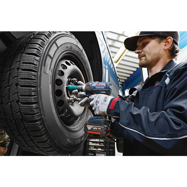 AKUMULAT. UDARNI VIJAČNIK BOSCH PROFESSIONAL GDS 18 V-EC 250