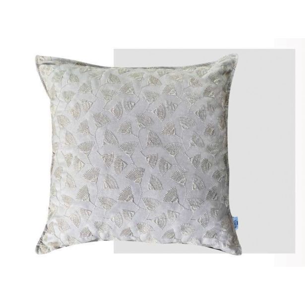 OKRASNI VZGLAVNIK MERCIS GINKO 107 45X45 CM