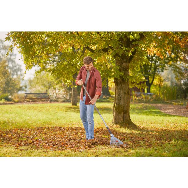 GRABLJE ZA LISTJE GARDENA CS NASTAVLJIVE,JEKLENE, PRIPOROČLJIVO DRŽALO 130