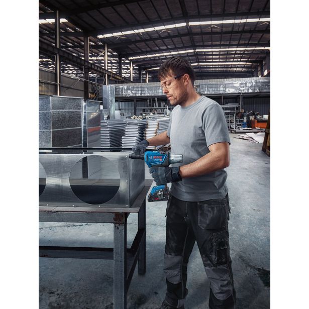 AKU. PIŠTOLA ZA KOVIČENJE BOSCH PROFESSIONAL GRG 18V-16 C 2X 18V 2AH; KOVČEK