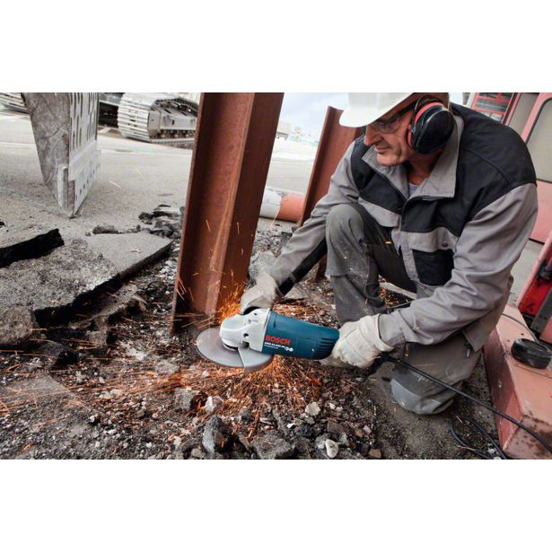 KOTNI BRUSILNIK BOSCH PROFESSIONAL GWS 24-230 JH