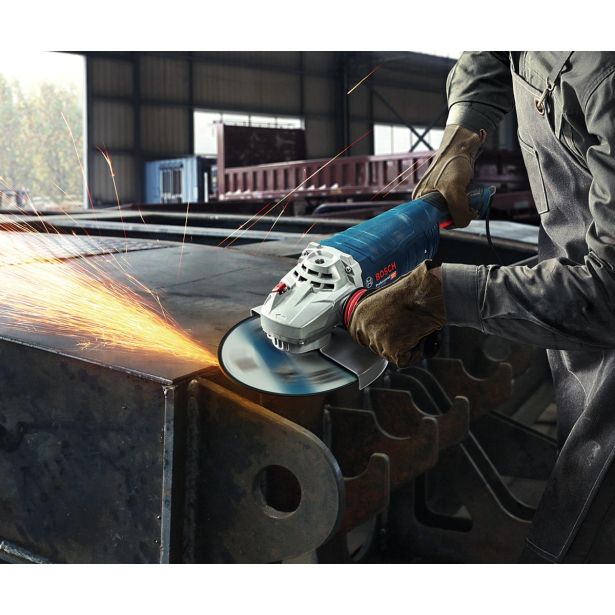 KOTNI BRUSILNIK GWS 24-230 P