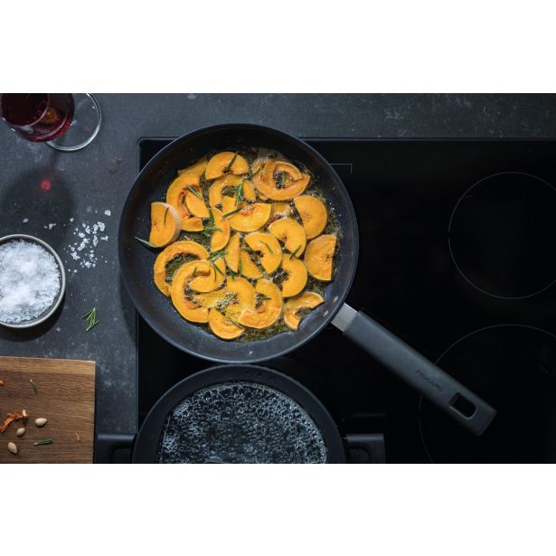 PONEV FISKARS 26 CM HARD FACE