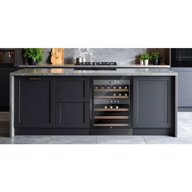 HLADILNA VITRINA CASO WINECHEF PRO 40 ČRNA