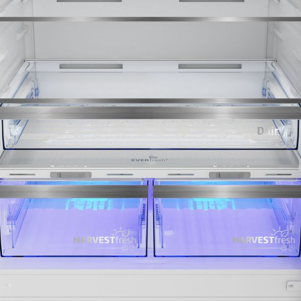 HLADILNIK IN ZAMRZOVALNIK BEKO B5RCNE615ZXP