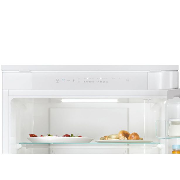 HLADILNIK IN ZAMRZOVALNIK CANDY CBT5518DW