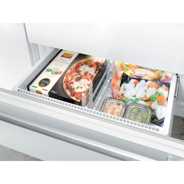 HLADILNIK IN ZAMRZOVALNIK LIEBHERR ECBN 6256